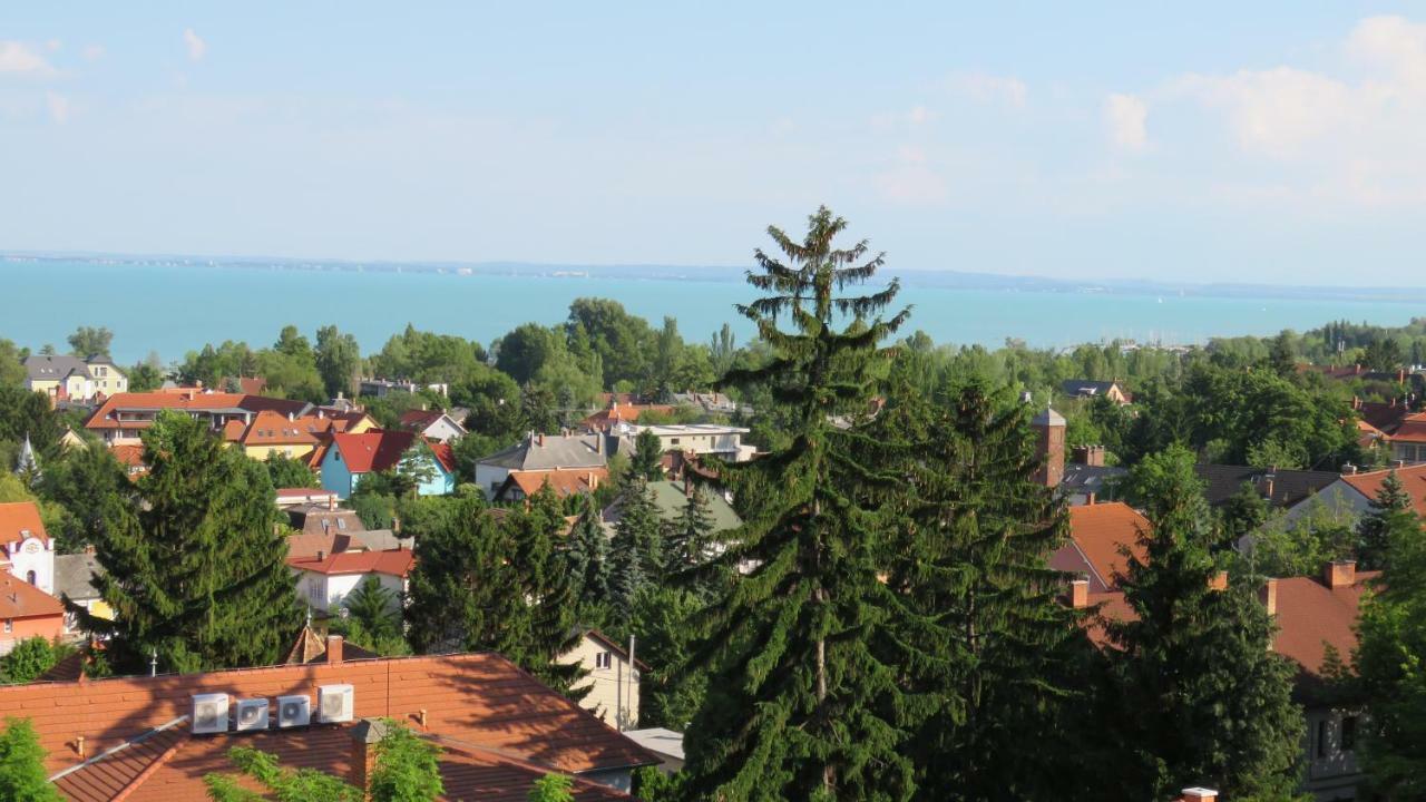 Prima Porta Vendeghaz Hotel Balatonalmádi Exterior photo